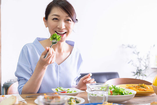更新と広告ではどちらが集客効果が高い？